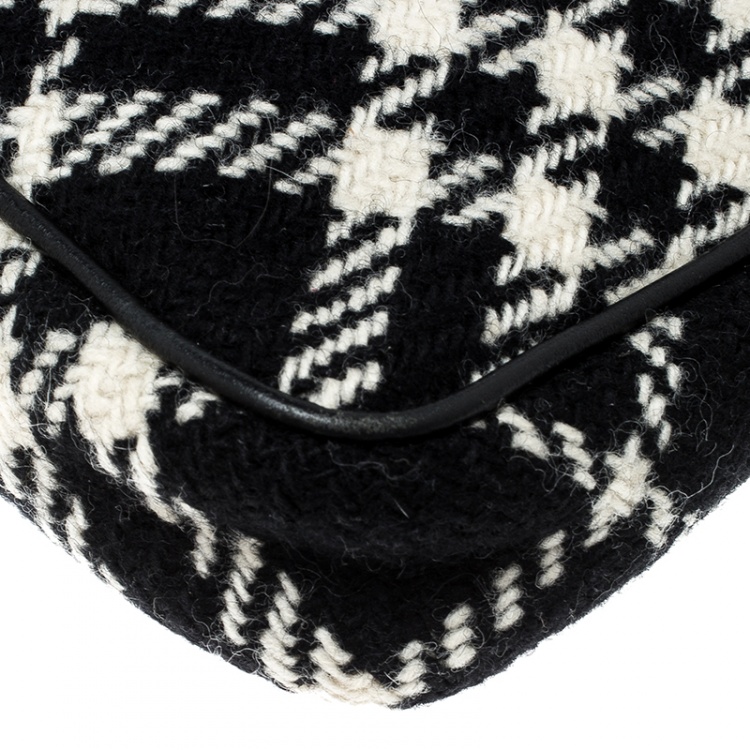 Pre Owned Burberry Black/White Check Wool Pochette