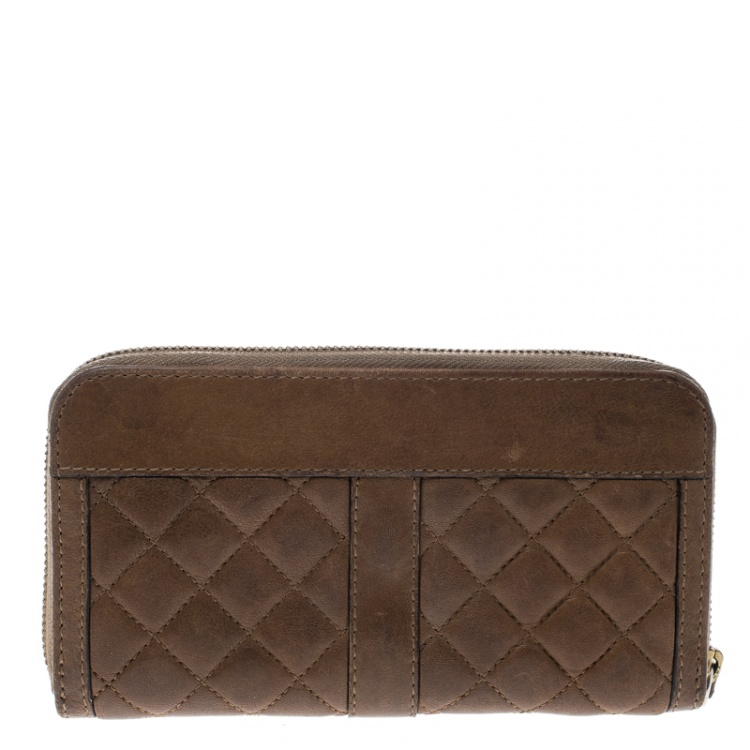 Pre Owned Burberry Brown Quilted Leather Zip Around Wallet