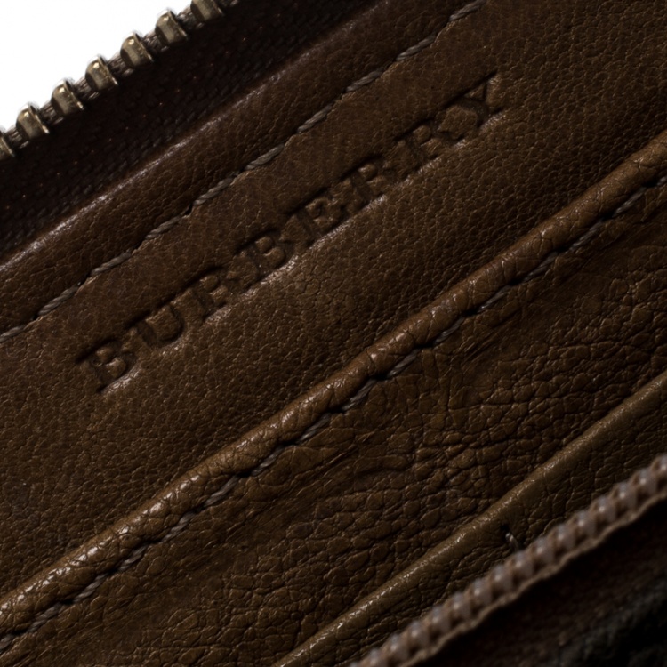 Pre Owned Burberry Brown Quilted Leather Zip Around Wallet