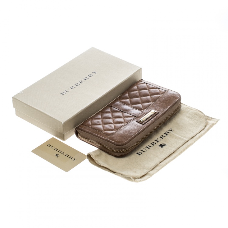 Pre Owned Burberry Brown Quilted Leather Zip Around Wallet