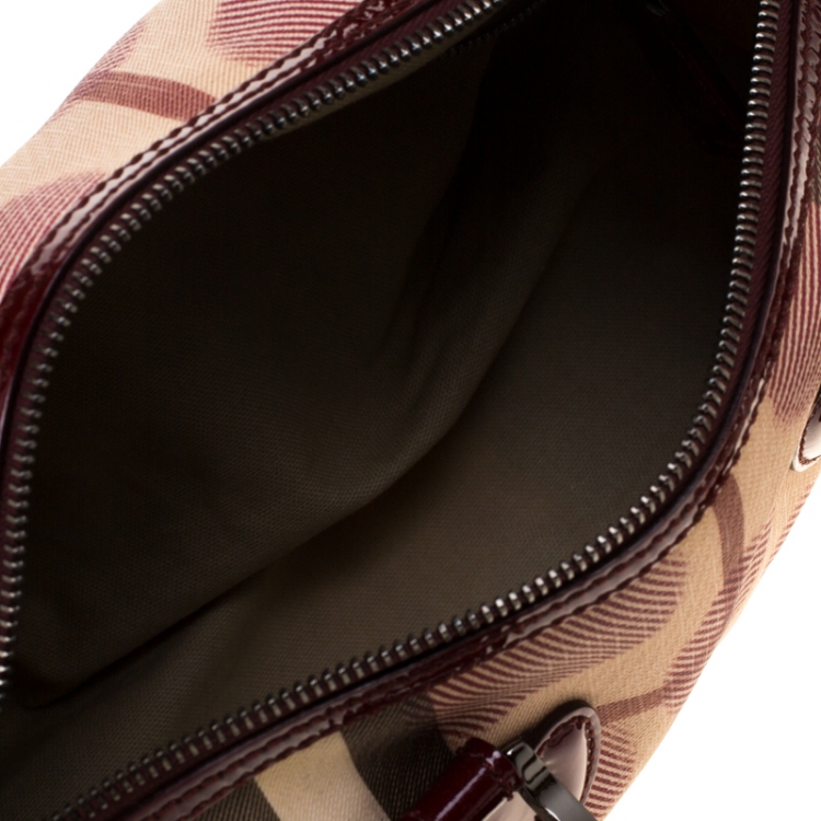 مملوكة مسبقًا Burberry Burgundy House Check PVC & Patent Leather Hearts Boston Bag