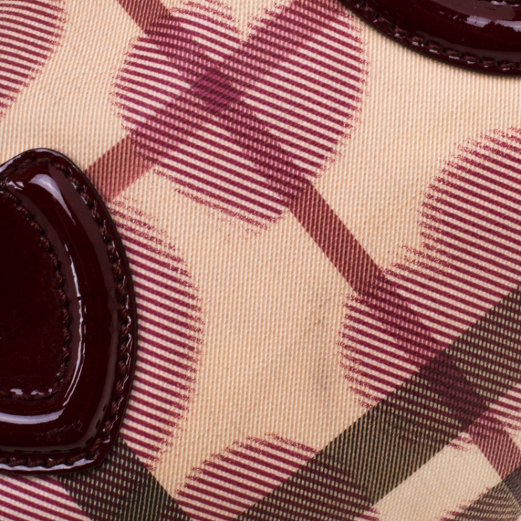 مملوكة مسبقًا Burberry Burgundy House Check PVC & Patent Leather Hearts Boston Bag