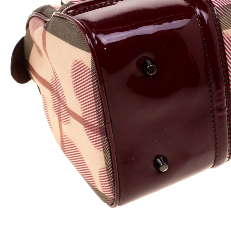 مملوكة مسبقًا Burberry Burgundy House Check PVC & Patent Leather Hearts Boston Bag