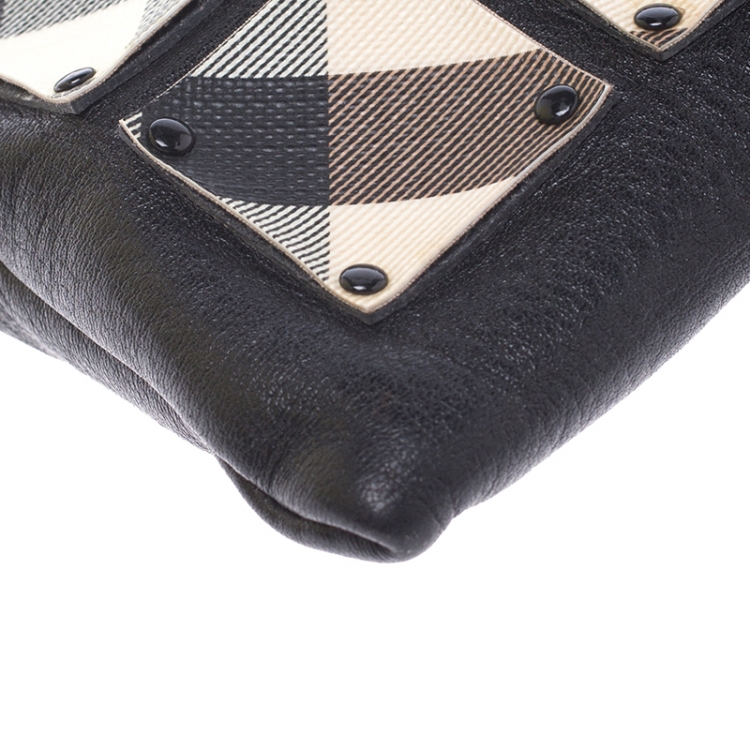 Pre Owned Burberry Black Nova Check PVC and Leather Zip Wristlet Clutch