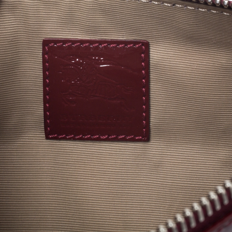 Pre Owned Burberry Burgundy/Beige Super Nova Check PVC and Patent Leather Wristlet Clutch