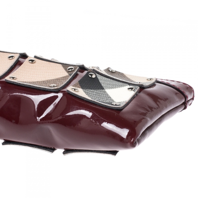 Pre Owned Burberry Burgundy/Beige Super Nova Check PVC and Patent Leather Wristlet Clutch