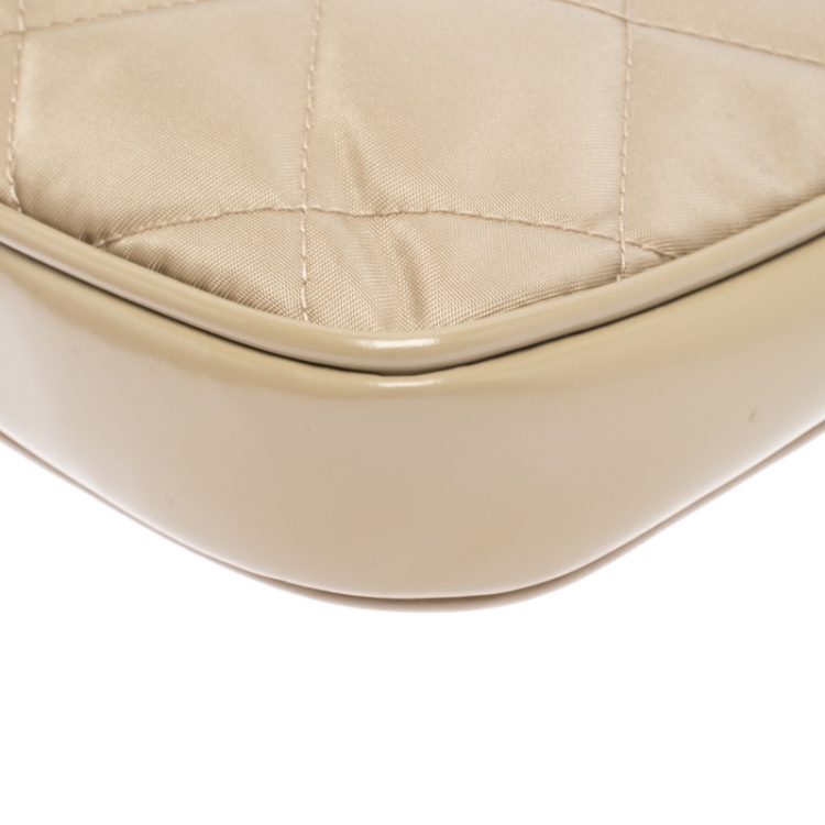 Pre Owned Burberry Beige Nylon and Patent Leather Pochette