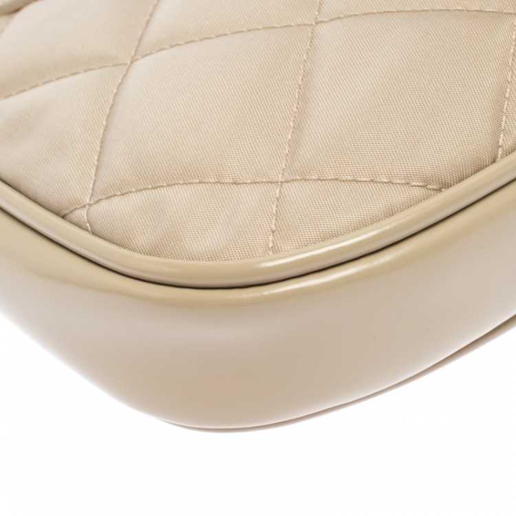 Pre Owned Burberry Beige Nylon and Patent Leather Pochette