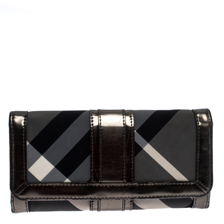 Pre Owned Burberry Metallic Grey Beat Check Nylon and Patent Leather Penrose Continental Wallet