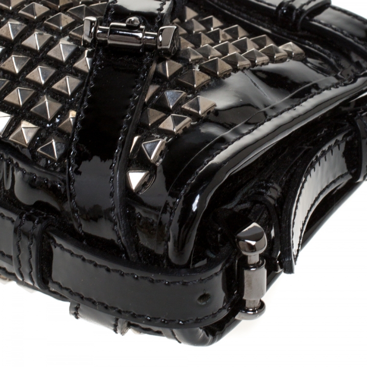 Pre Owned Burberry Black Patent Leather Hyde Studded Wristlet Clutch