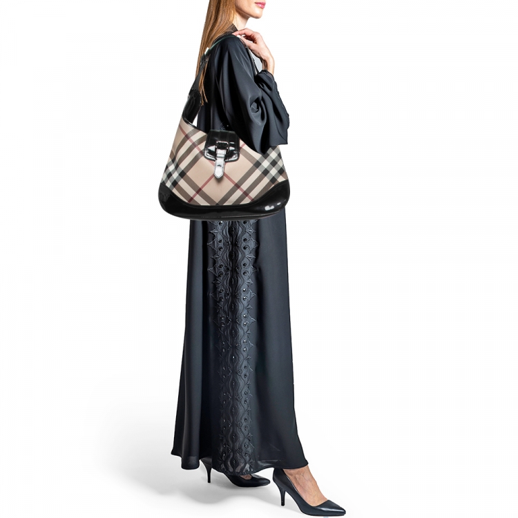 Pre Owned Burberry Black/Beige Nova Check PVC and Patent Leather Brooke Hobo