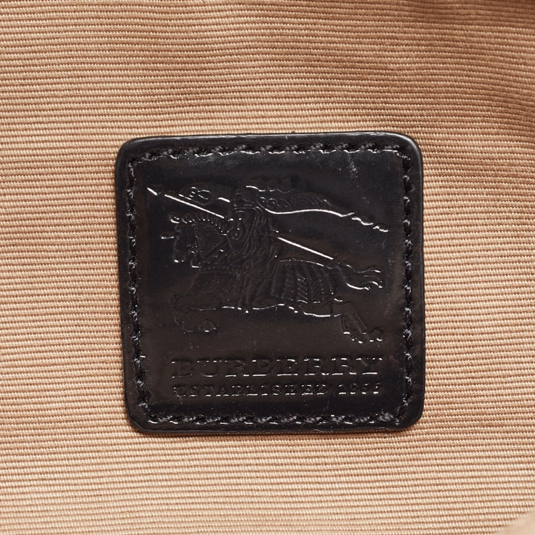 Pre Owned Burberry Black/Beige Nova Check Coated Canvas and Patent Leather Boat Baguette Bag