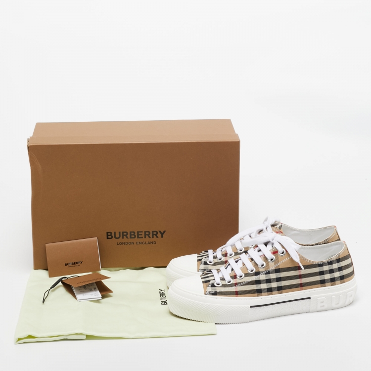 مملوكة مسبقًا Burberry Beige Vintage Check Canvas Low Top Sneakers Size 42.5