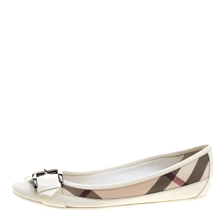 Pre Owned Burberry White Nova Check PVC and Patent Leather Buckle Ballet Flats Size 39