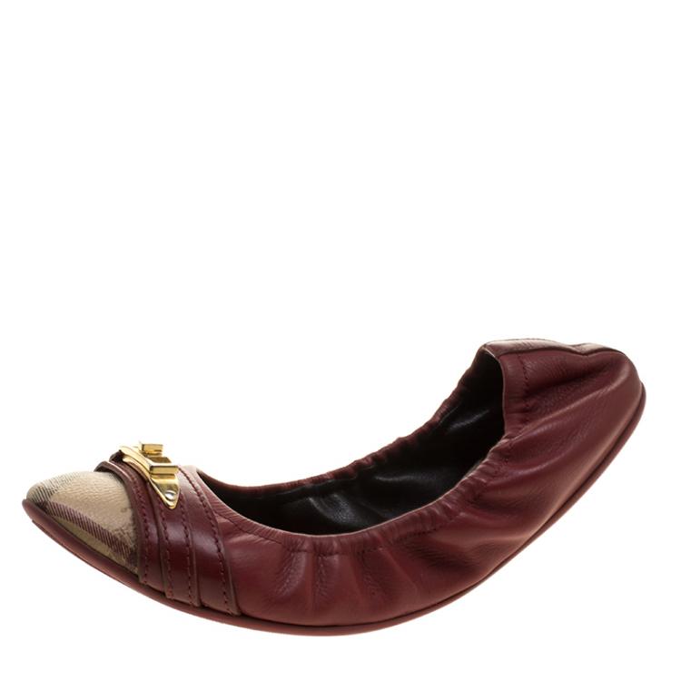 Pre Owned Burberry Red Leather and Nova Check PVC Drayton Twistlock Ballet Flats Size 39