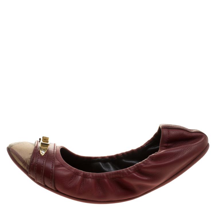 Pre Owned Burberry Red Leather and Nova Check PVC Drayton Twistlock Ballet Flats Size 39