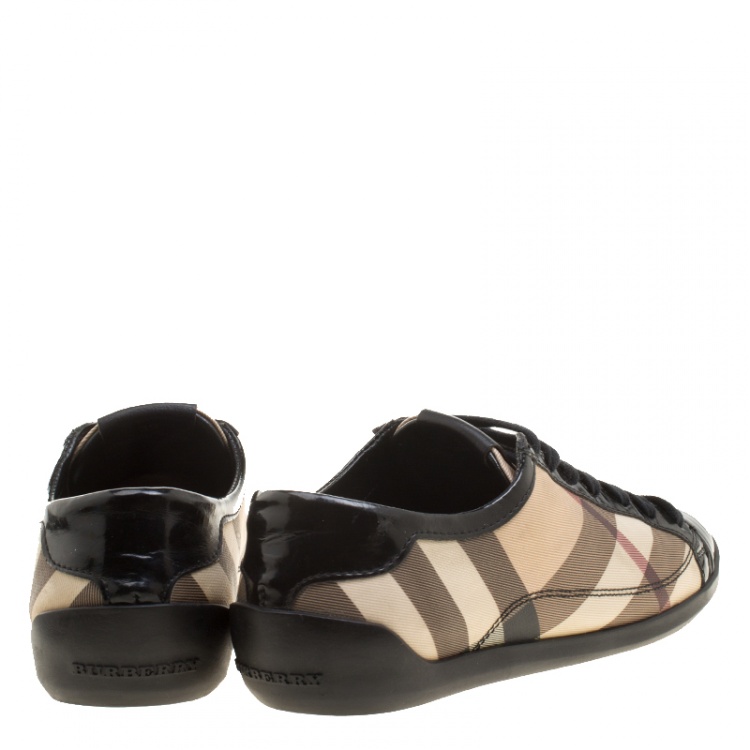 مملوكة مسبقًا Burberry Beige/Black Nova Check PVC and Patent Leather Sneakers Size 39