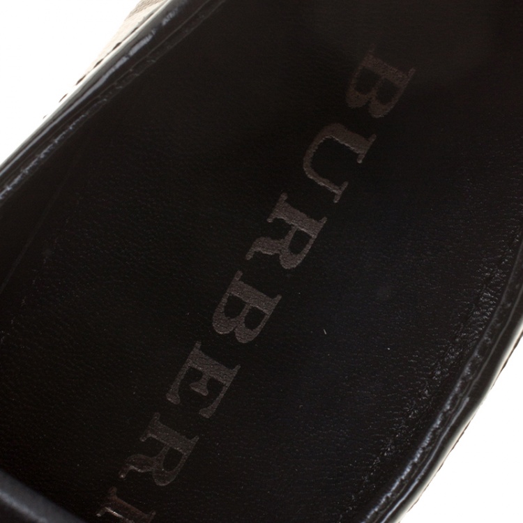 مملوكة مسبقًا Burberry Beige/Black Nova Check PVC and Patent Leather Sneakers Size 39