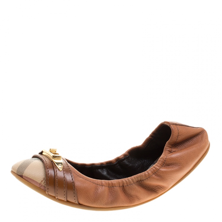 مملوكة مسبقًا Burberry Brown Leather and Nova Check Canvas Drayton Twistlock Scrunch Ballet Flats Size 36