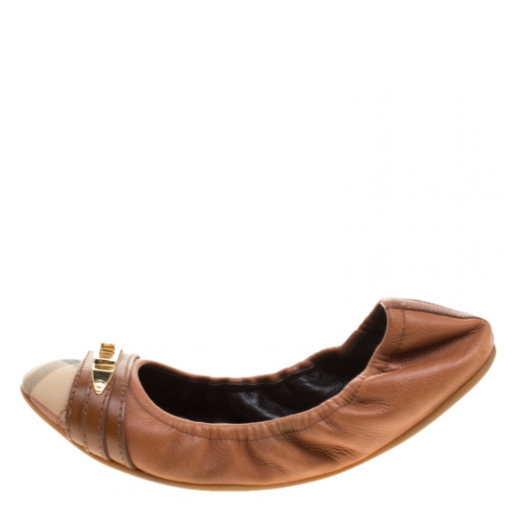 مملوكة مسبقًا Burberry Brown Leather and Nova Check Canvas Drayton Twistlock Scrunch Ballet Flats Size 36