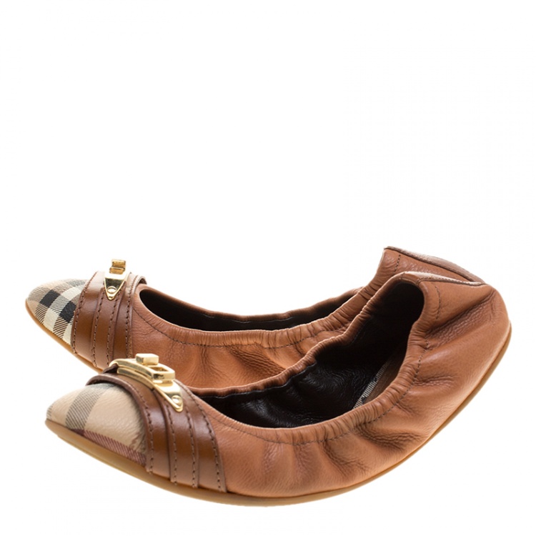 مملوكة مسبقًا Burberry Brown Leather and Nova Check Canvas Drayton Twistlock Scrunch Ballet Flats Size 36