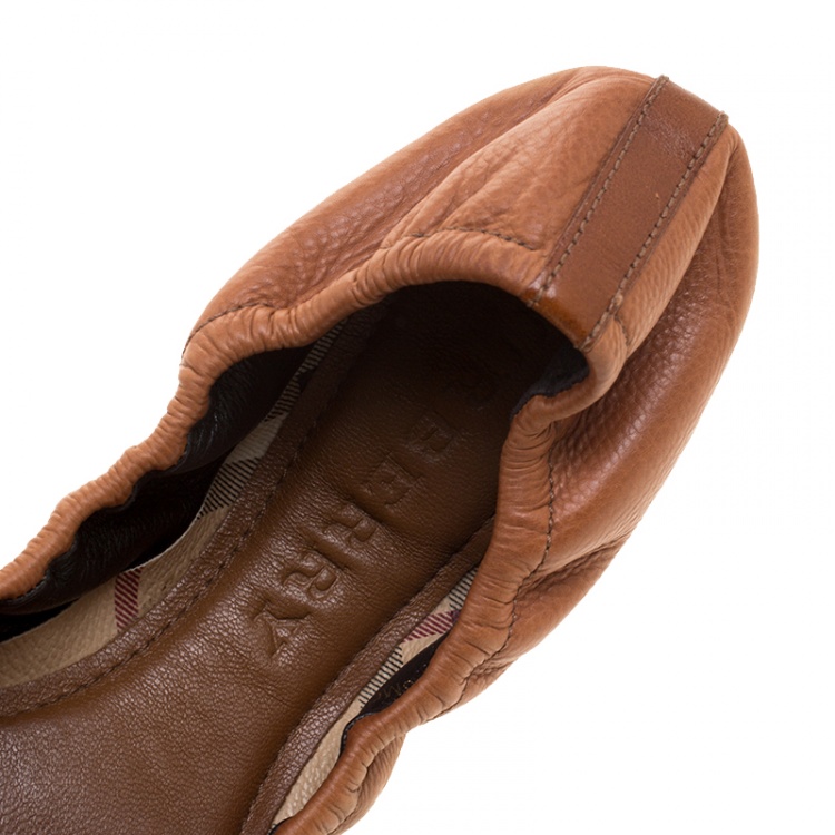 مملوكة مسبقًا Burberry Brown Leather and Nova Check Canvas Drayton Twistlock Scrunch Ballet Flats Size 36