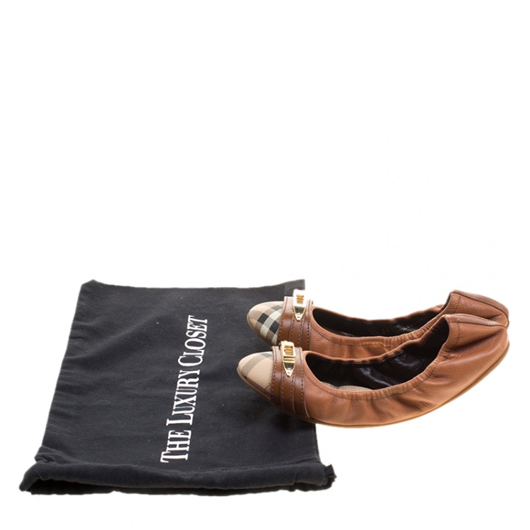 مملوكة مسبقًا Burberry Brown Leather and Nova Check Canvas Drayton Twistlock Scrunch Ballet Flats Size 36