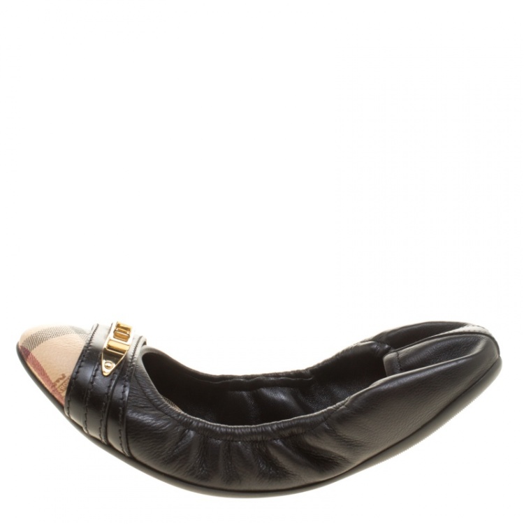 Pre Owned Burberry Black Leather and Nova Check PVC Drayton Twistlock Ballet Flats Size 36