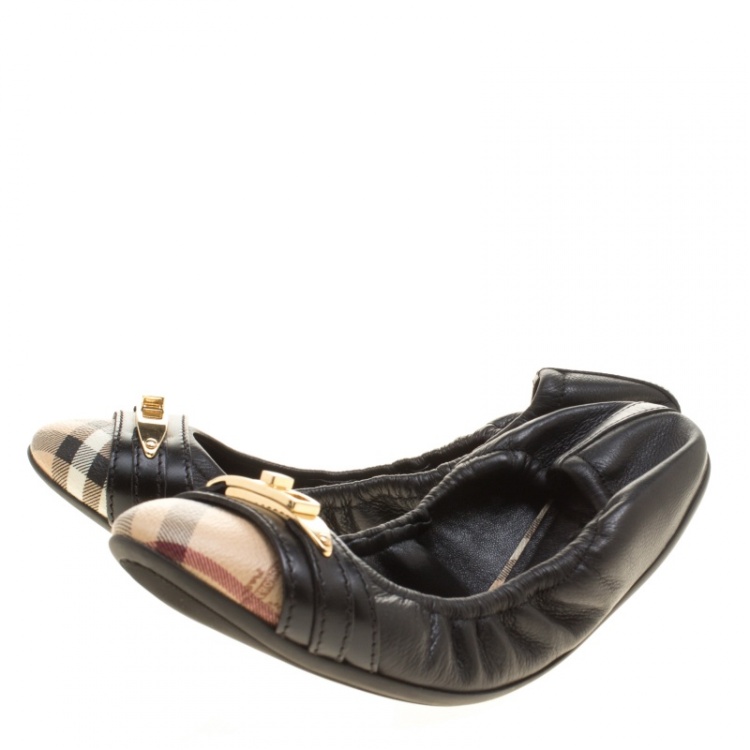 Pre Owned Burberry Black Leather and Nova Check PVC Drayton Twistlock Ballet Flats Size 36