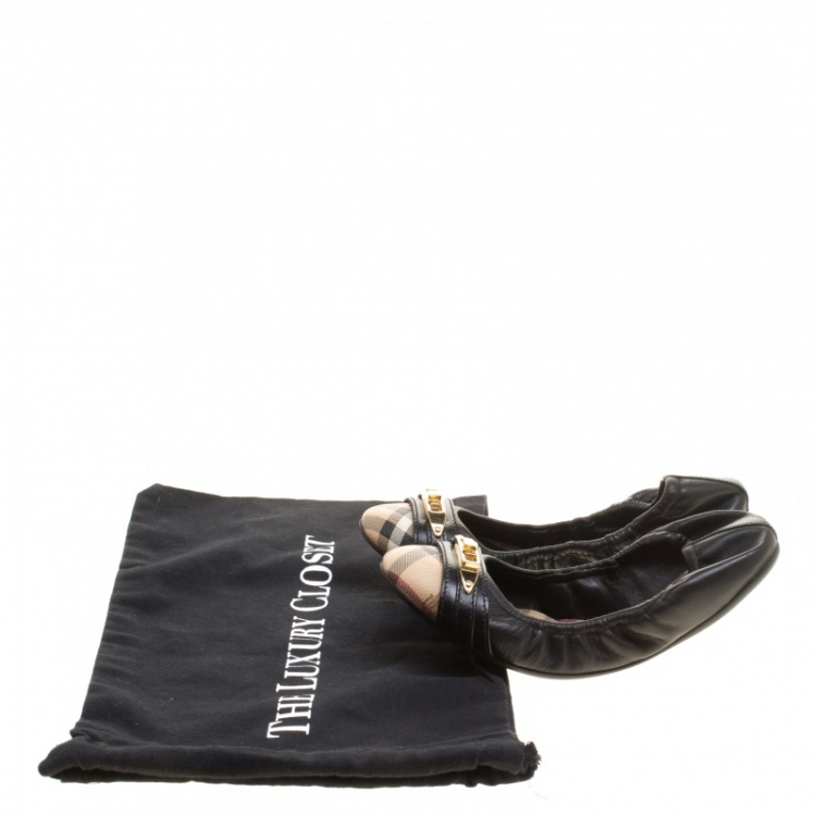 Pre Owned Burberry Black Leather and Nova Check PVC Drayton Twistlock Ballet Flats Size 36