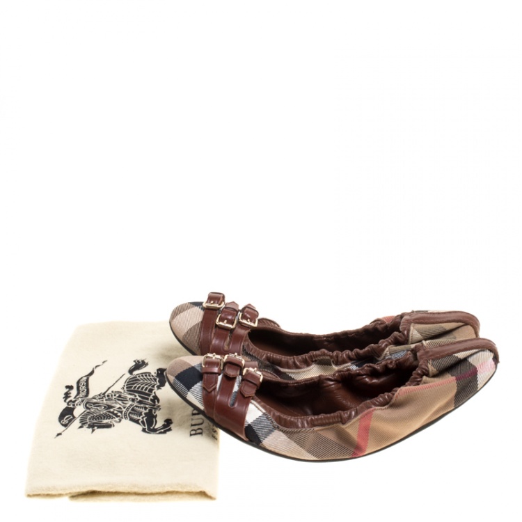 Pre Owned Burberry Beige/Brown Novacheck Canvas and Leather Buckle Scrunch Ballet Flats Size 39