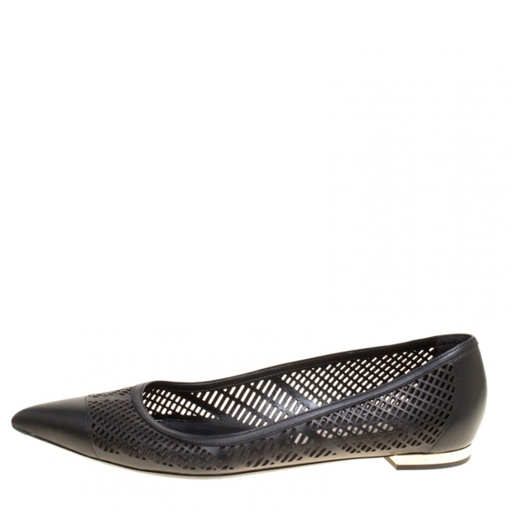 Pre Owned Burberry Black Laser Cut Leather Bradshaw Pointed Toe Flats Size 39