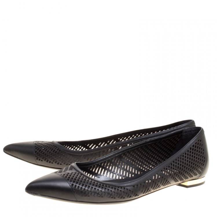 Pre Owned Burberry Black Laser Cut Leather Bradshaw Pointed Toe Flats Size 39