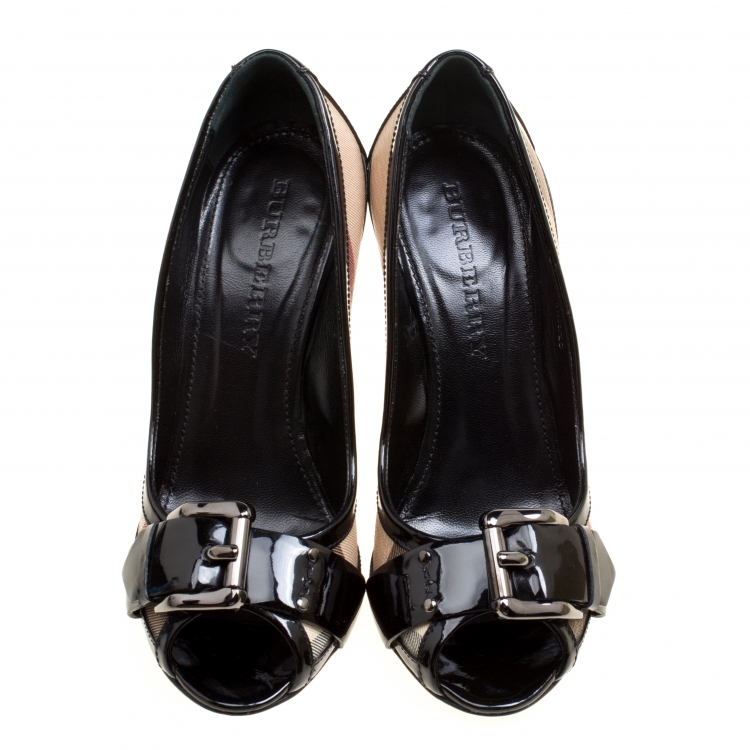 Pre Owned Burberry Novacheck Canvas and Patent Leather Buckle Pumps Size 36