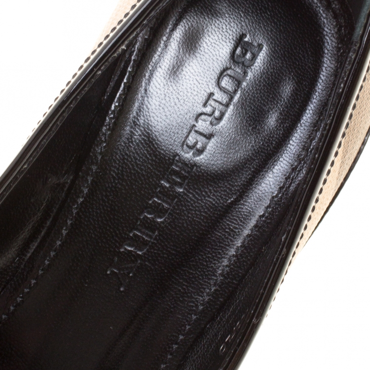 Pre Owned Burberry Novacheck Canvas and Patent Leather Buckle Pumps Size 36
