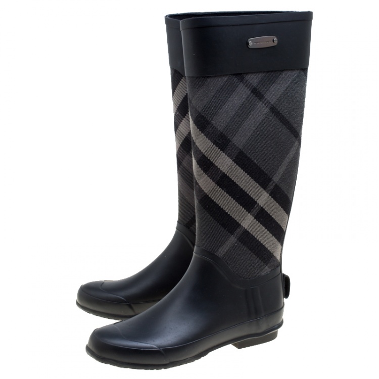 Pre Owned Burberry Black Rubber and Beat Check Fabric Rain Boots Size 36