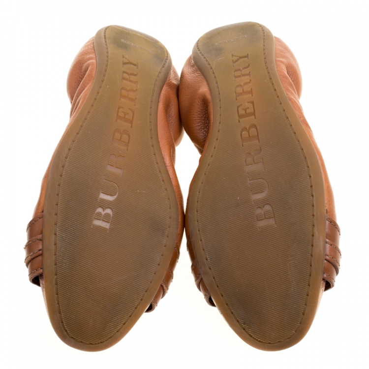 Pre Owned Burberry Brown Leather and Nova Check Canvas Drayton Twistlock Scrunch Ballet Flats Size 38.5