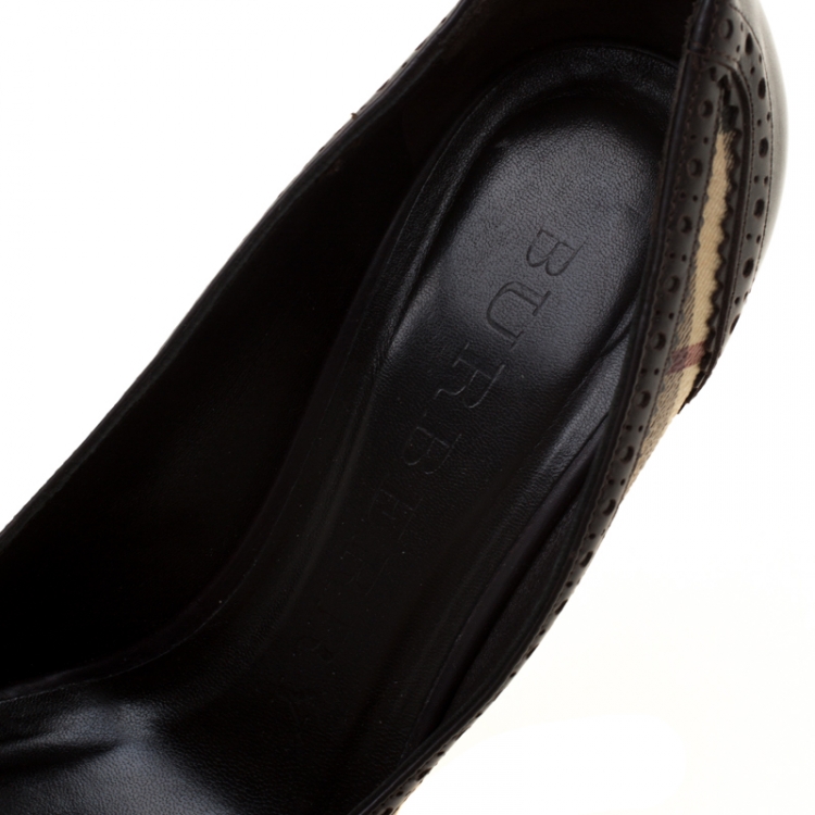 Pre Owned Burberry Beige Haymarket Check Canvas And Brown Brogue Leather Trim Peep Toe Pumps Size 40