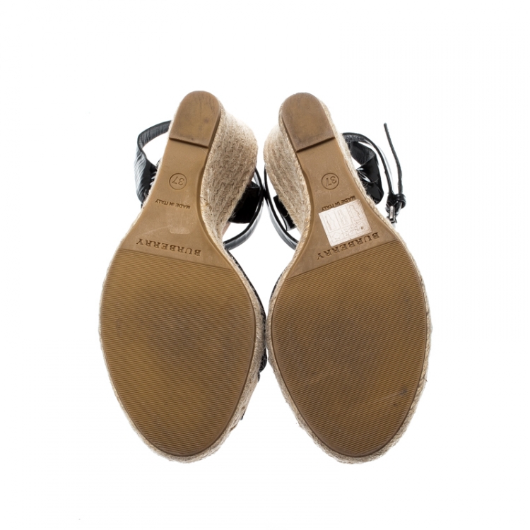 مملوكة مسبقًا Burberry Black Patent Leather And Novacheck Canvas Espadrille Wedge Sandals Size 37