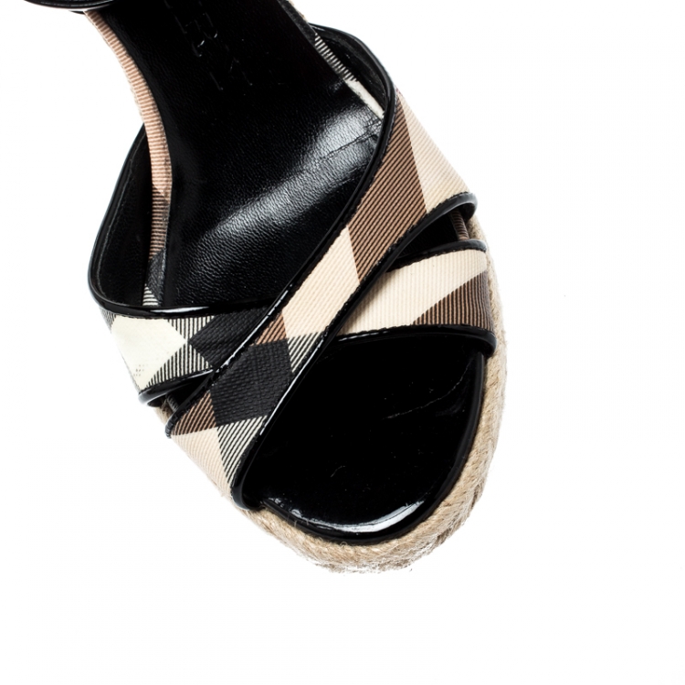 مملوكة مسبقًا Burberry Black Patent Leather And Novacheck Canvas Espadrille Wedge Sandals Size 37