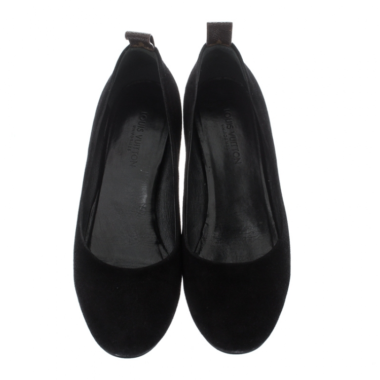 Pre Owned Louis Vuitton Black Suede Uniform Pumps Size 38