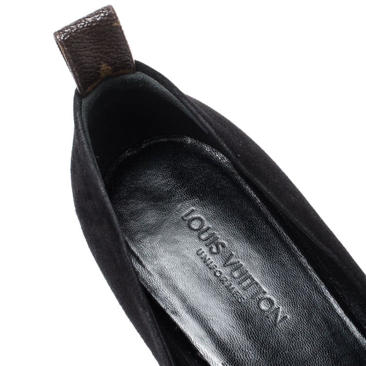 Pre Owned Louis Vuitton Black Suede Uniform Pumps Size 38