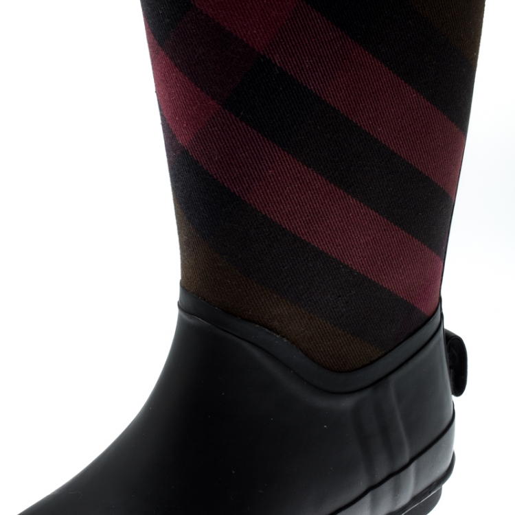 Pre Owned Burberry Rubber And Beat Check Fabric Rain Boots Size 38