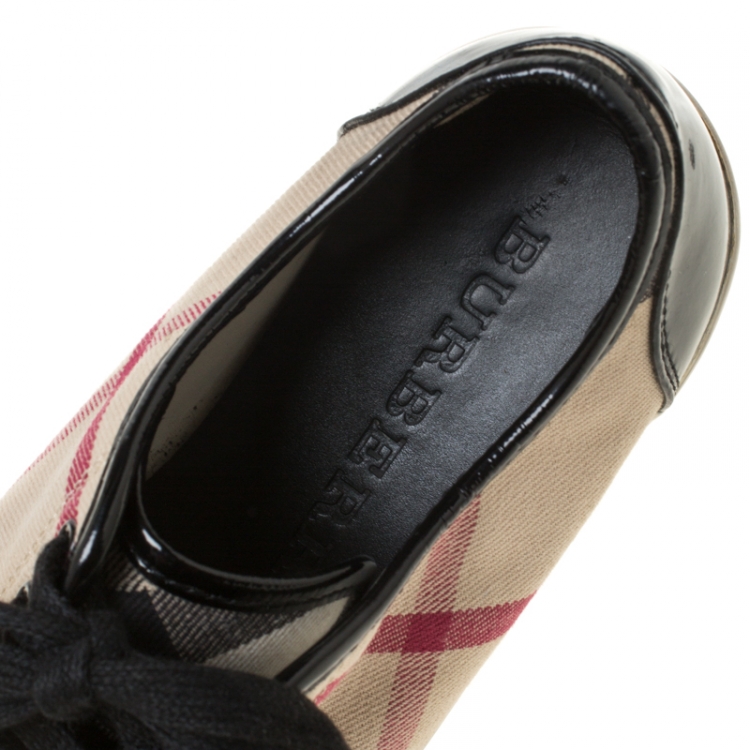 Pre Owned Burberry Beige/Black Nova Check Canvas and Patent Leather Lace Up Sneakers Size 37