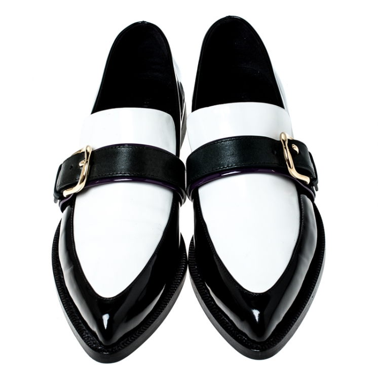 Pre Owned Burberry Monochrome Leather Buckle Slip On Loafers Size 39.5