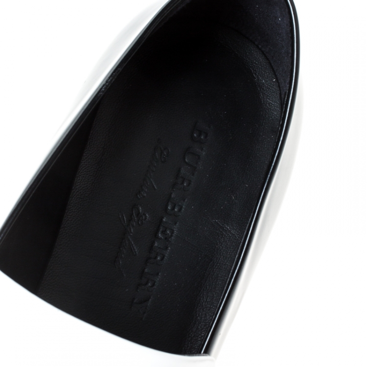 Pre Owned Burberry Monochrome Leather Buckle Slip On Loafers Size 39.5