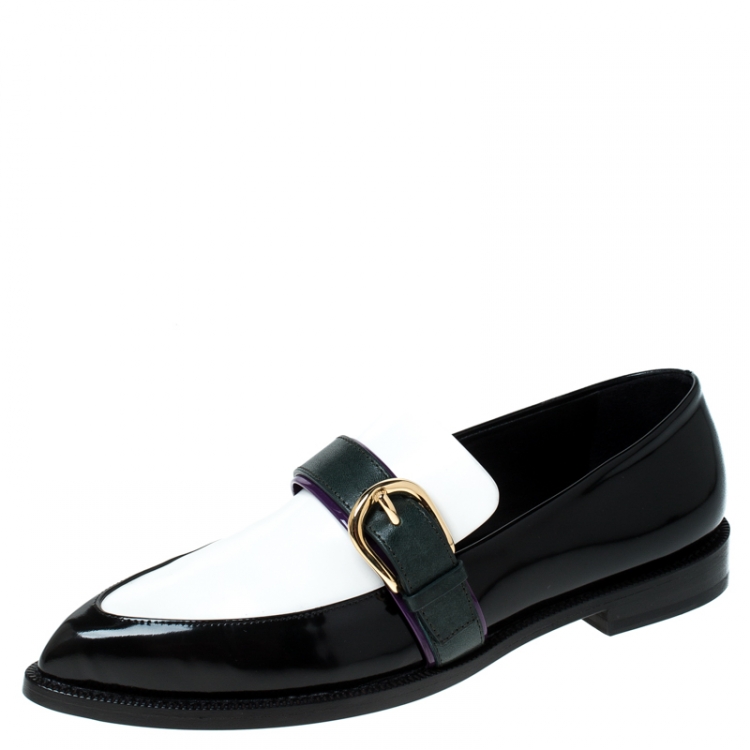 Pre Owned Burberry Monochrome Leather Buckle Slip On Loafers Size 39.5