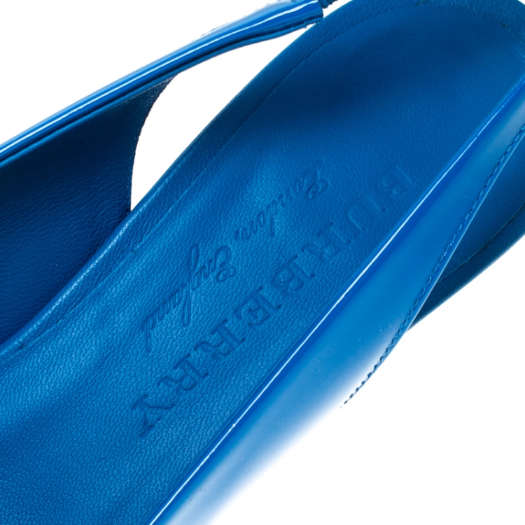 مملوكة مسبقًا Burberry Blue Patent Leather Fink Slingback Sandals Size 37.5