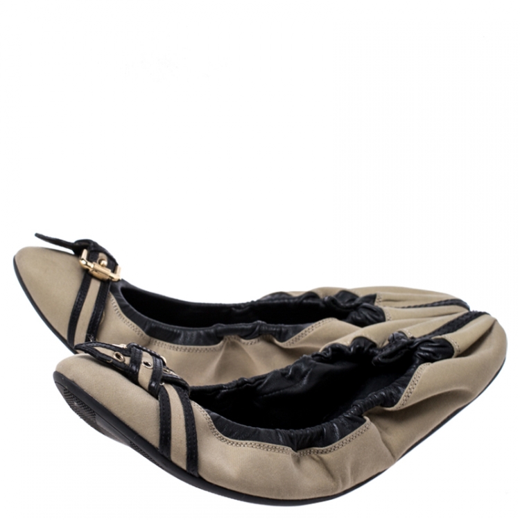 Pre Owned Burberry Khaki Canvas Buckle Detail Scrunch Ballet Flats Size 39