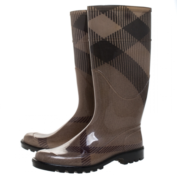 Pre Owned Burberry Beige/Brown Rubber Rain Boots Size 40